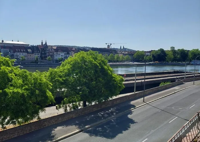 Stilvolle Direkt In Der Appartement Würzburg