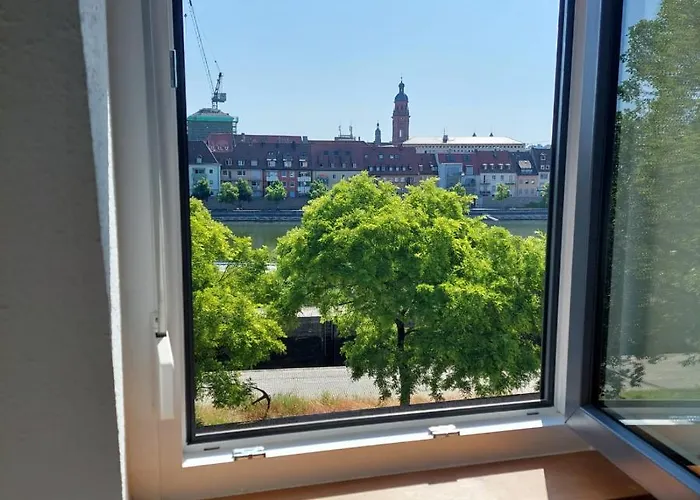 Stilvolle Direkt In Der Appartement